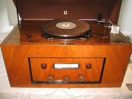 E.M.G DR-2 Gramophone 